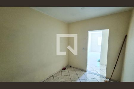 Quarto 1 primeiro andar  de casa para alugar com 3 quartos, 183m² em Brás de Pina, Rio de Janeiro