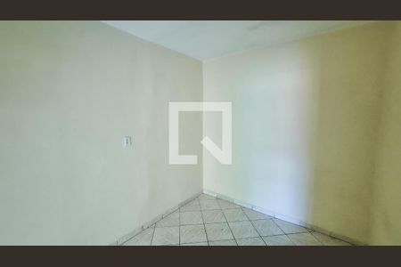 Quarto 1 primeiro andar  de casa para alugar com 3 quartos, 183m² em Brás de Pina, Rio de Janeiro