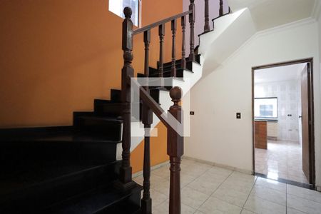 Escada de casa para alugar com 3 quartos, 250m² em Vila Curuçá, Santo André