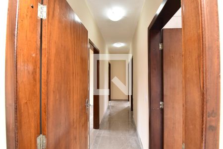 Corredor de apartamento para alugar com 3 quartos, 120m² em Aristocrata, São José dos Pinhais