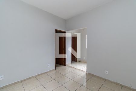 Sala 1 de casa para alugar com 1 quarto, 40m² em Glória, Belo Horizonte