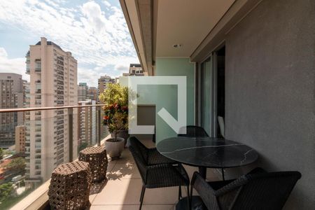 Varanda de apartamento à venda com 1 quarto, 77m² em Vila Nova Conceição, São Paulo