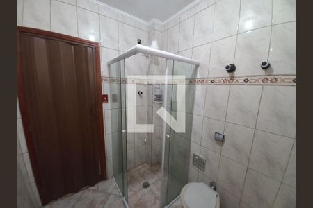 Banheiro de apartamento para alugar com 1 quarto, 47m² em Itararé, São Vicente