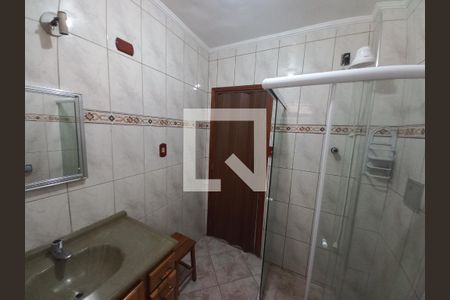 Banheiro de apartamento para alugar com 1 quarto, 47m² em Itararé, São Vicente
