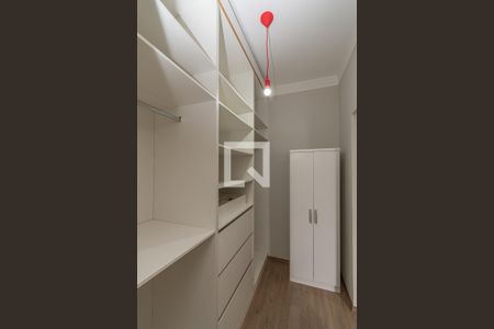 Closet da Suíte 1 de casa de condomínio para alugar com 3 quartos, 160m² em Residencial Real Park Sumaré, Sumaré