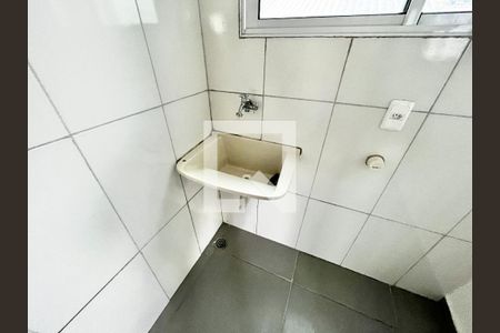 Cozinha e Área de Serviço de kitnet/studio para alugar com 1 quarto, 28m² em Parque Peruche, São Paulo