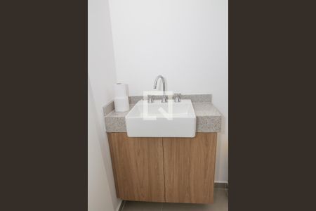 Banheiro de kitnet/studio à venda com 1 quarto, 26m² em Perdizes, São Paulo