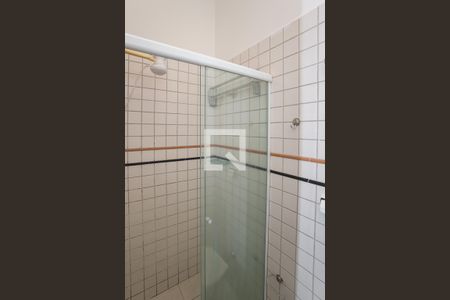 Banheiro de kitnet/studio para alugar com 1 quarto, 28m² em Perdizes, São Paulo