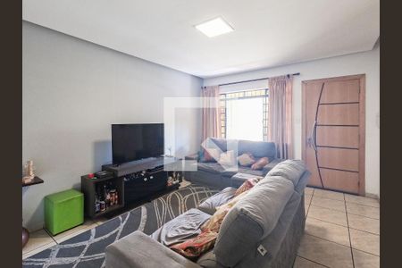 Casa à venda com 3 quartos, 350m² em Jardim Santo Elias, São Paulo