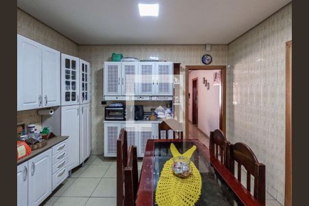 Casa à venda com 3 quartos, 350m² em Jardim Santo Elias, São Paulo