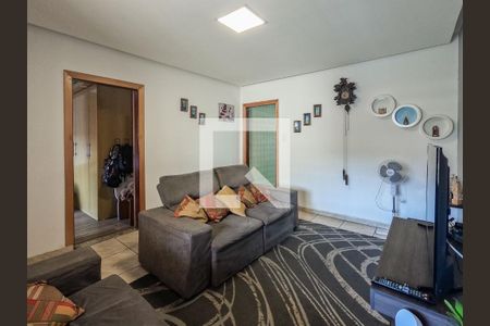 Casa à venda com 3 quartos, 350m² em Jardim Santo Elias, São Paulo