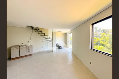 Sala de casa para alugar com 3 quartos, 122m² em Serraria, São José