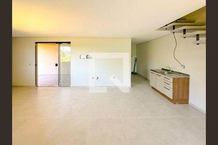 Sala de casa para alugar com 3 quartos, 122m² em Serraria, São José