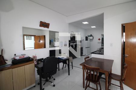 Sala de casa para alugar com 2 quartos, 80m² em Vila Vitorio Mazzei, São Paulo