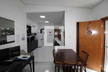 Sala de casa para alugar com 2 quartos, 80m² em Vila Vitorio Mazzei, São Paulo