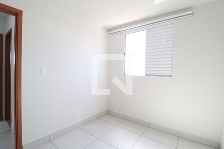 Quarto 1 de apartamento para alugar com 2 quartos, 60m² em Santa Mônica, Uberlândia