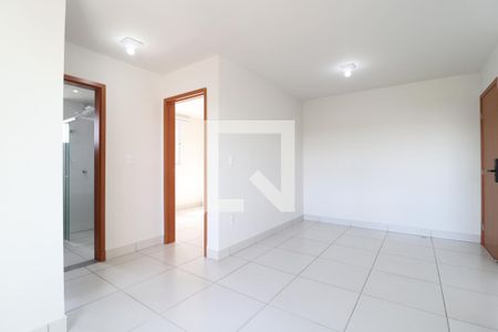 Sala de apartamento para alugar com 2 quartos, 60m² em Santa Mônica, Uberlândia