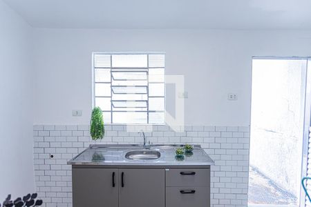 Sala e cozinha de casa para alugar com 1 quarto, 54m² em Vila Bonilha, São Paulo