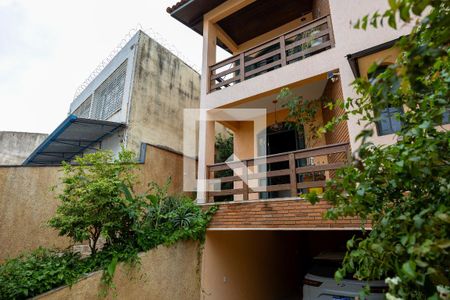 Fachada de casa à venda com 3 quartos, 260m² em Jardim dos Camargos, Barueri