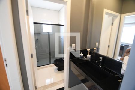 Banheiro de casa de condomínio à venda com 4 quartos, 410m² em Vila Sônia (sousas), Campinas