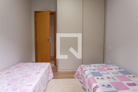 quarto 1 de casa de condomínio à venda com 4 quartos, 1000m² em Retiro do Chalé, Brumadinho