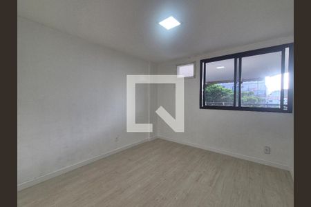 Quarto de apartamento à venda com 2 quartos, 120m² em Rcr Bandeirantes, Rio de Janeiro