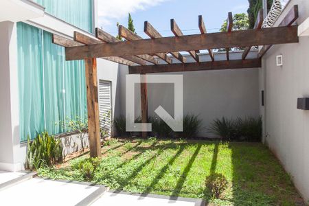 Jardim de casa para alugar com 4 quartos, 300m² em Jardim Karaíba, Uberlândia