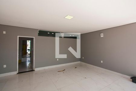 Garagem de casa para alugar com 4 quartos, 300m² em Jardim Karaíba, Uberlândia