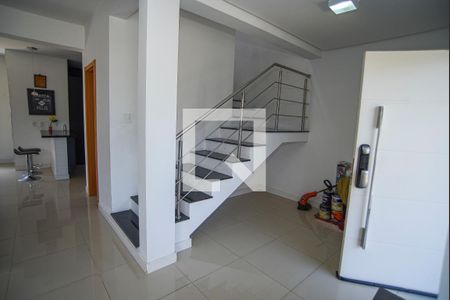 Sala de casa de condomínio para alugar com 3 quartos, 181m² em Mário Quintana, Viamão