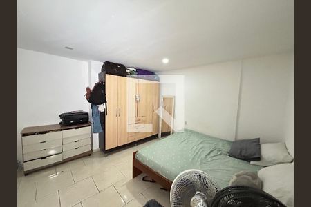 Quarto de casa para alugar com 1 quarto, 50m² em Rocha Miranda, Rio de Janeiro