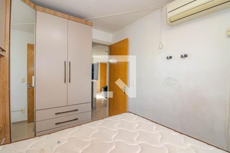 Quarto 2 de apartamento para alugar com 2 quartos, 40m² em Rubem Berta, Porto Alegre