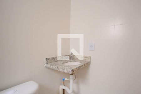 Banheiro de kitnet/studio para alugar com 1 quarto, 20m² em Vila Esperança, São Paulo