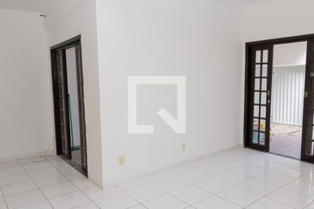 Sala de casa para alugar com 1 quarto, 50m² em Campo Grande, Rio de Janeiro
