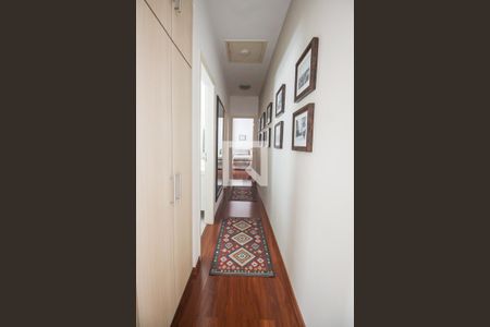 Corredor de casa à venda com 3 quartos, 125m² em Vila Sonia, São Paulo