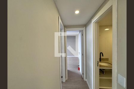 Corredor de apartamento para alugar com 1 quarto, 67m² em Recreio dos Bandeirantes, Rio de Janeiro
