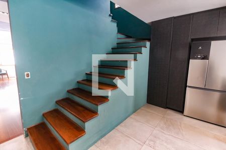 Escada acesso quartos de casa à venda com 4 quartos, 200m² em Jardim Lar Sao Paulo, São Paulo