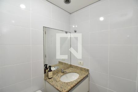 Banheiro da Suíte de apartamento para alugar com 2 quartos, 53m² em Bacacheri, Curitiba