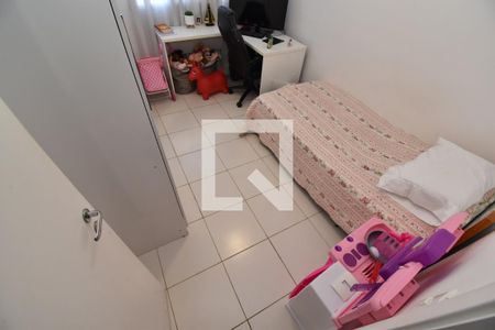 Quarto 2 de apartamento para alugar com 2 quartos, 53m² em Bacacheri, Curitiba