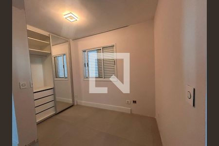 Quarto de apartamento para alugar com 2 quartos, 62m² em Aldeia da Serra, Barueri