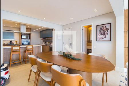 Sala de apartamento à venda com 3 quartos, 134m² em Vila Bertioga, São Paulo