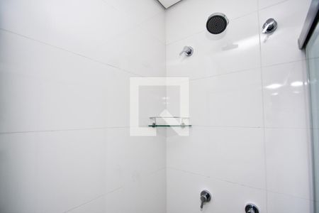 banheiro de kitnet/studio para alugar com 1 quarto, 23m² em Pinheiros, São Paulo