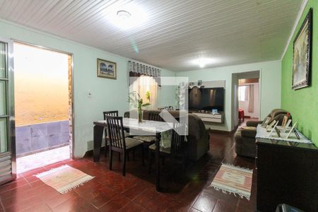 Sala de casa para alugar com 3 quartos, 180m² em Jardim das Oliveiras, São Paulo