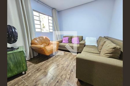 Sala de casa à venda com 3 quartos, 450m² em Vila das Belezas, São Paulo