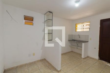 Sala/Cozinha de casa para alugar com 1 quarto, 48m² em Vila Monte Santo, São Paulo
