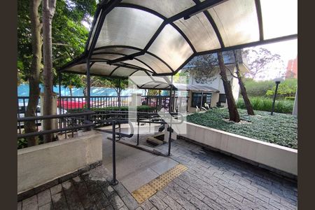 Fachada e portaria de apartamento para alugar com 2 quartos, 80m² em Jardim da Saúde, São Paulo