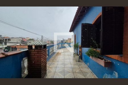 Area externa de casa para alugar com 3 quartos, 180m² em Jardim Santo André CDHU, Santo André