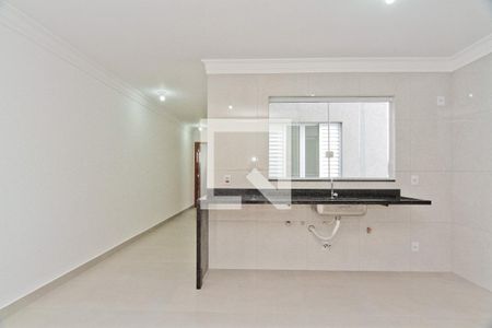 Sala e cozinha de apartamento à venda com 2 quartos, 52m² em Vila Mangalot, São Paulo