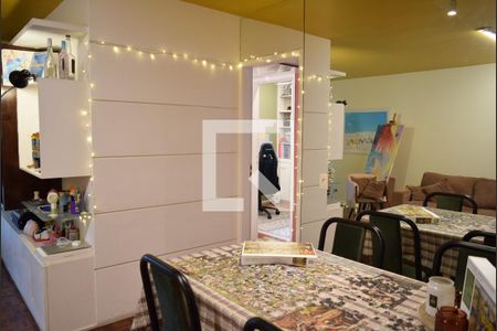 Sala de apartamento à venda com 2 quartos, 80m² em Vila Madalena, São Paulo