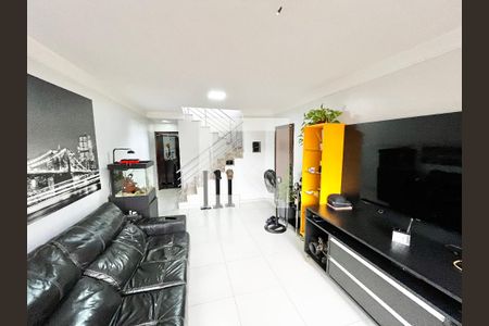 Sala de casa à venda com 3 quartos, 160m² em Vila Roque, São Paulo