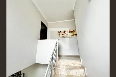 Escada de casa à venda com 3 quartos, 160m² em Vila Roque, São Paulo